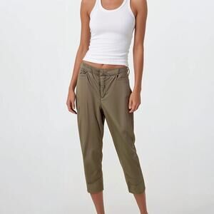 Bandolino Olive Green Cropped Capris with Cuffed Hem